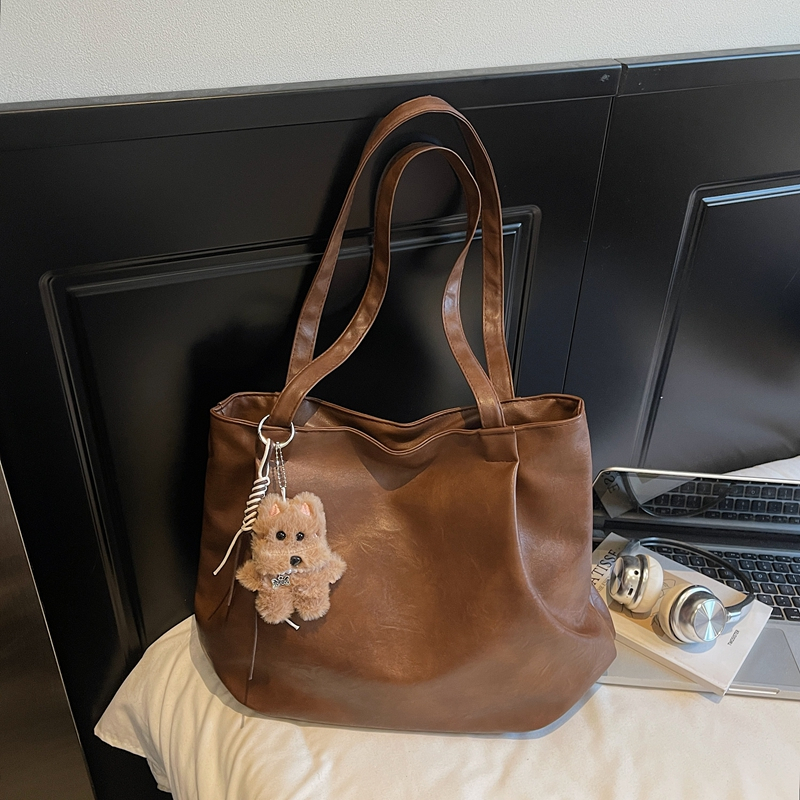 2025 Spring New Women's Retro High end Wide Shoulder Bag, Casual Versatile Crossbody Bag, High end Commuting Leisure Bag, Shopping Bag, Versatile