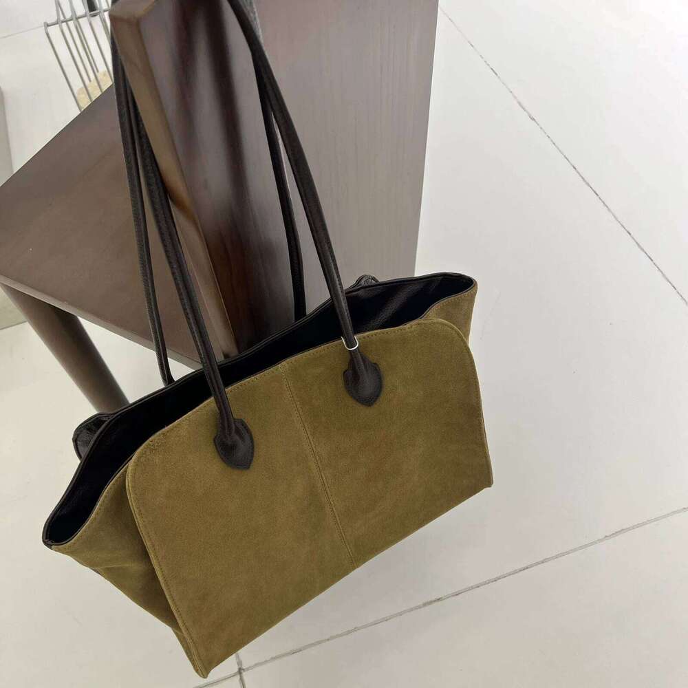 Suede Spliced Cowhide Tote Autumn And Winter New Niche Design Large Capacity Vintage Handheld Shoulder Bag 251110