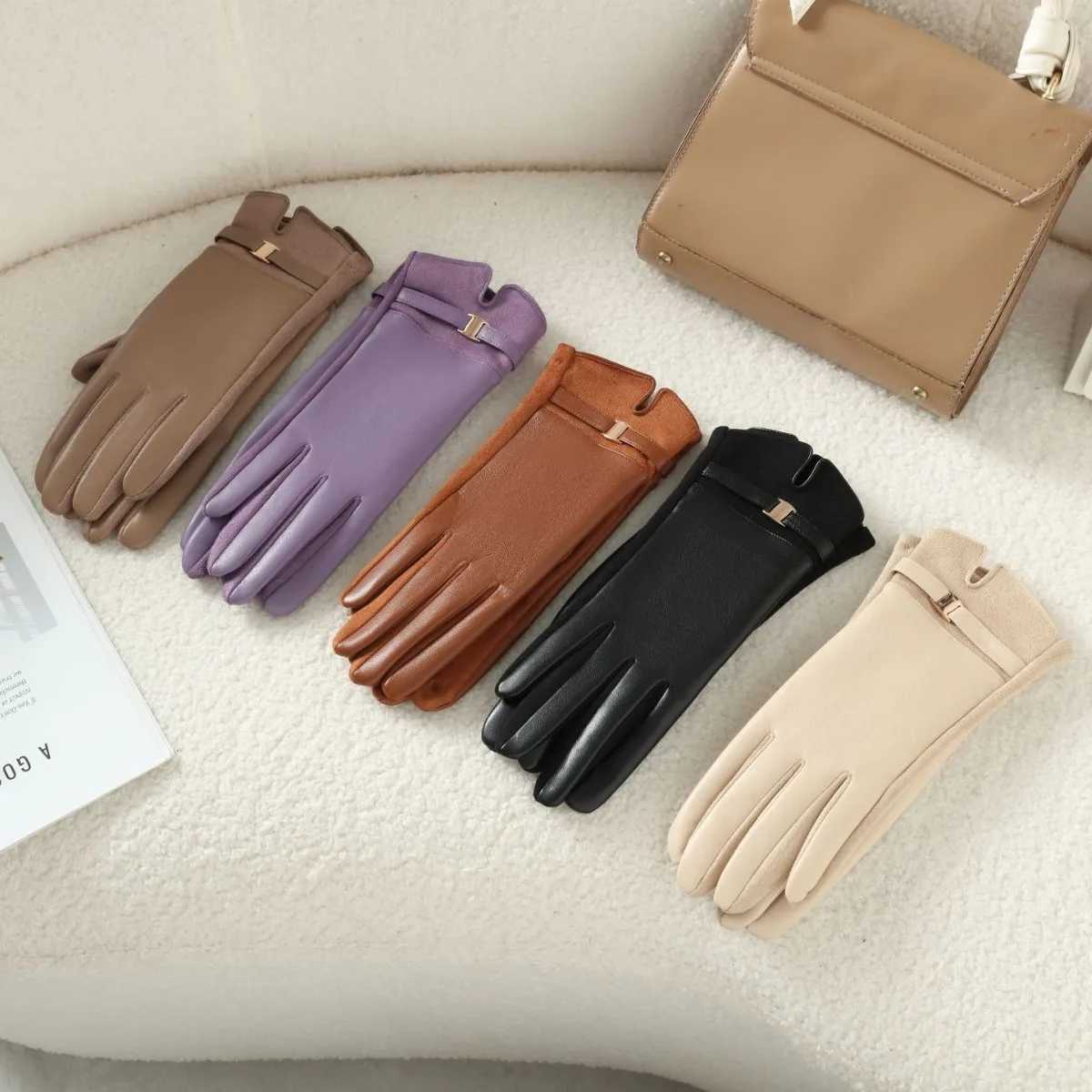 Winter Thickened and Cold Proof Womens Gloves Stylish and Elegant Touchscreen Gloves Suitable for Outdoor Cycling and Working L251110