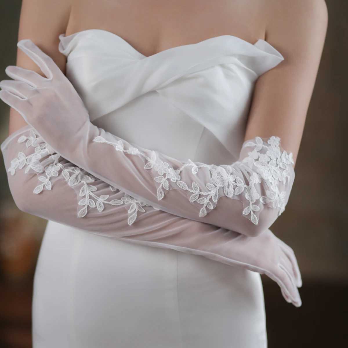 WG067 Exquisite White Lace Appliqued Wedding Bridal Handmade Gloves Soft Tulle Brides Bridesmaid Long Prom Pageant Gloves L251110