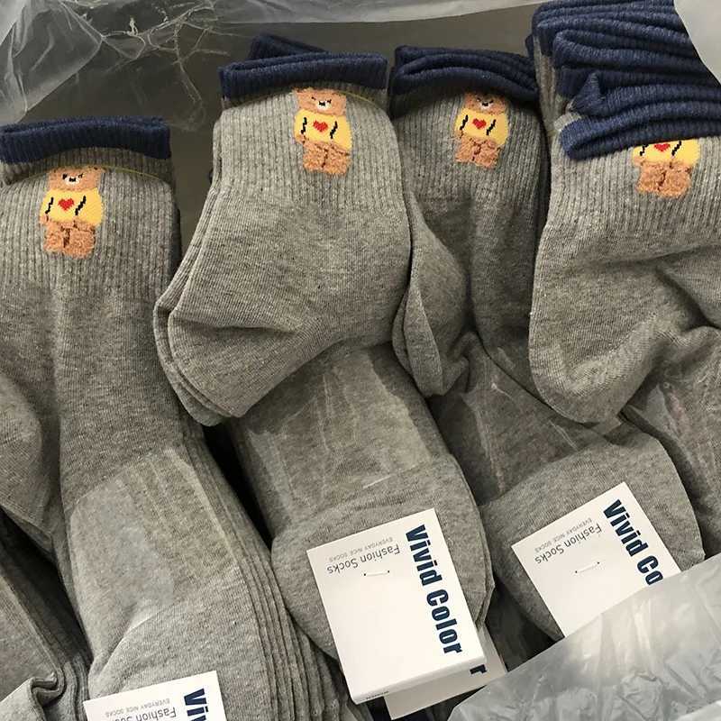 High quality cartoon elegant womens bear cute socks pure cotton Harajuku style womens novel breathable socks Christmas gift X2504102