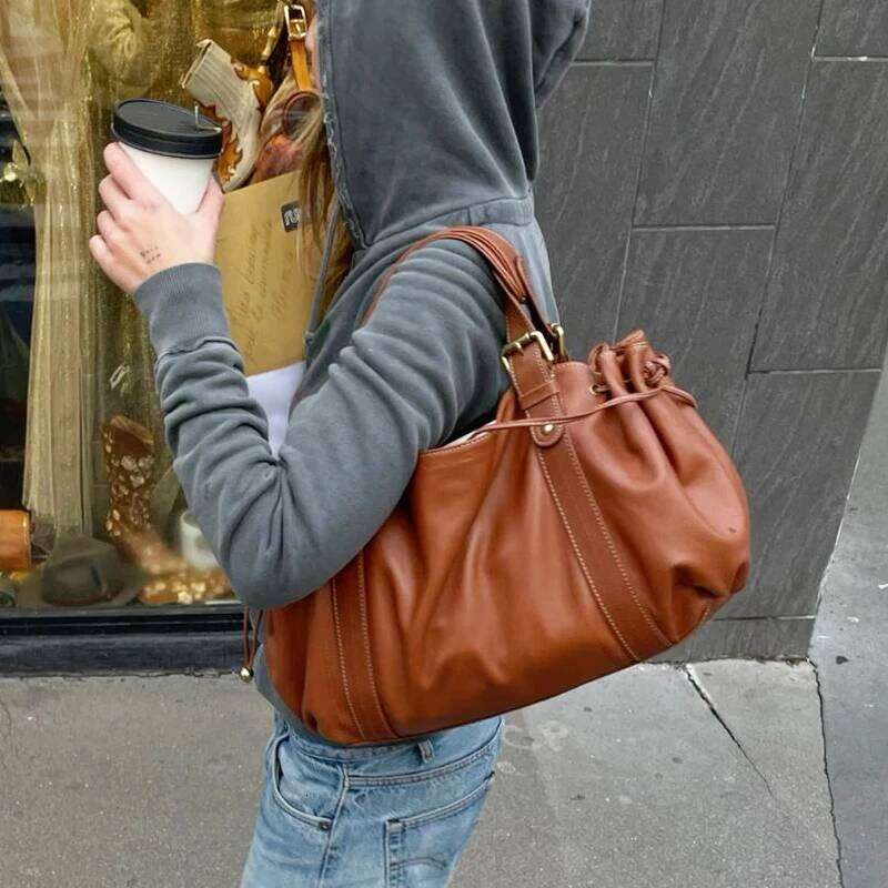 Korean Casual Bags For Women Luxury Designer Handbag And Purses 2025 New In PU Rivet Top Handle Large Capacity Underarm Shoulder