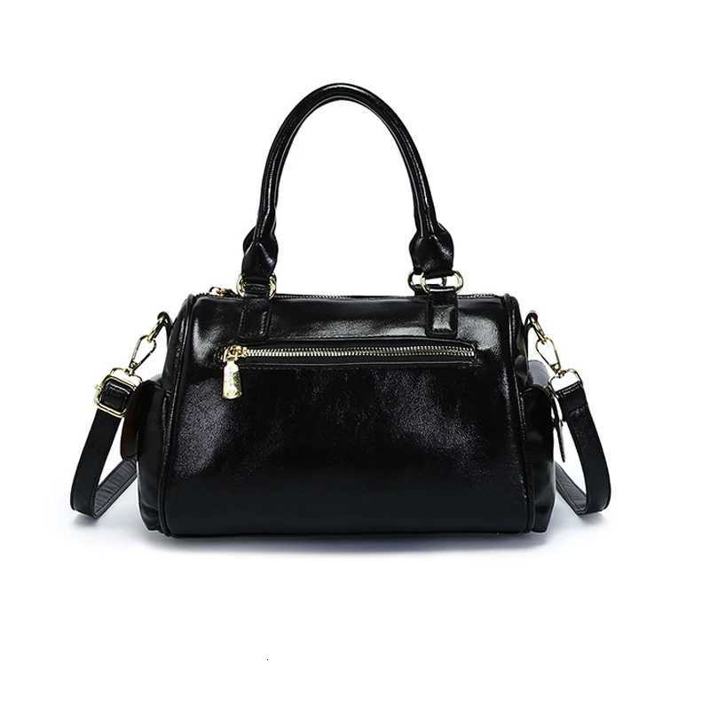 2025 New Retro Boston Handbag for Women - European and American Fashion with Large Capacity Shoulder and Crossbody Bag K251110