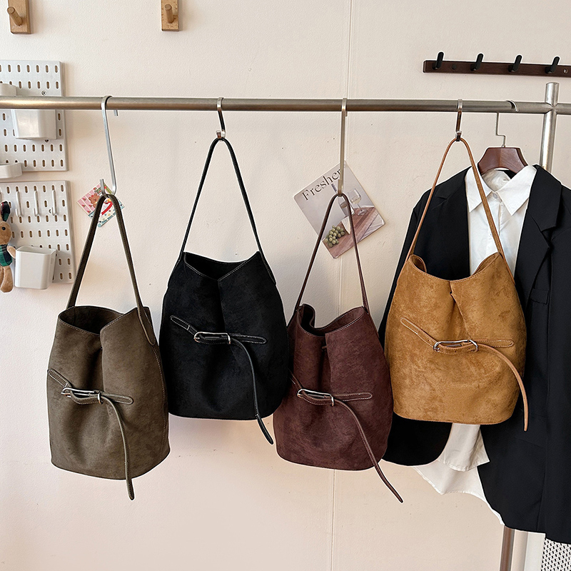 2025 Spring Women's Retro High end Wide Shoulder Bag, Casual Versatile Crossbody Bag, High end Commuting Leisure Bag, Shopping Bag, Versatile Wom