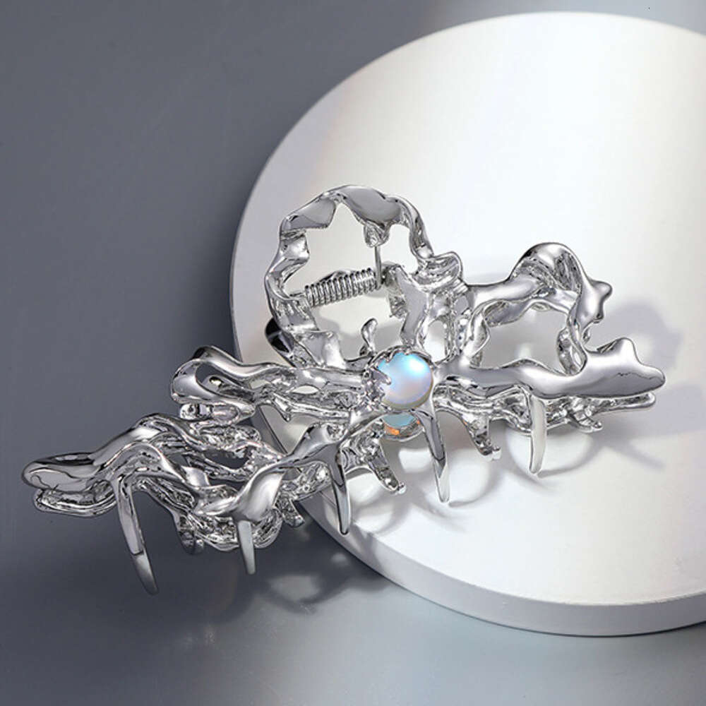 Original Moonstone Hollow Butterfly Hair Claw Wholesale for Women New Chinese Style Minimalist Shark Clip Niche High-end Hairpin