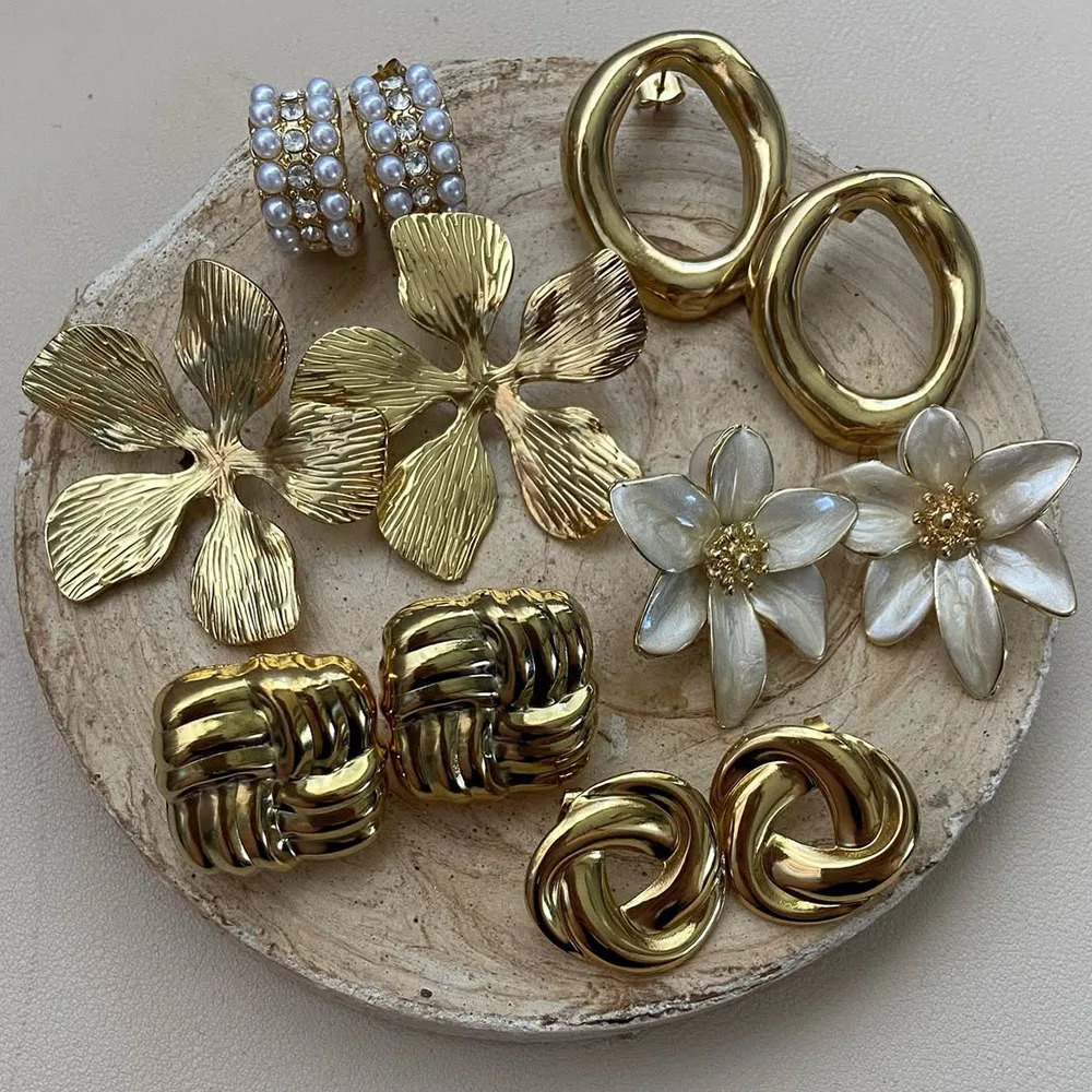 Vintage Gold Color Metal Square Texture Earrings Hollow Twisted Circle Stainless Steel Flower Pearl Ear Stud Fashion Jewelry 250409