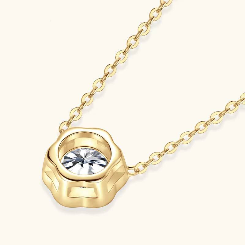 Elegant Design Exquisite Gift 925 Silver D Color VVs1 65mm Moissanite Petal Shaped Pendant Necklace for Women Girl Wholesale