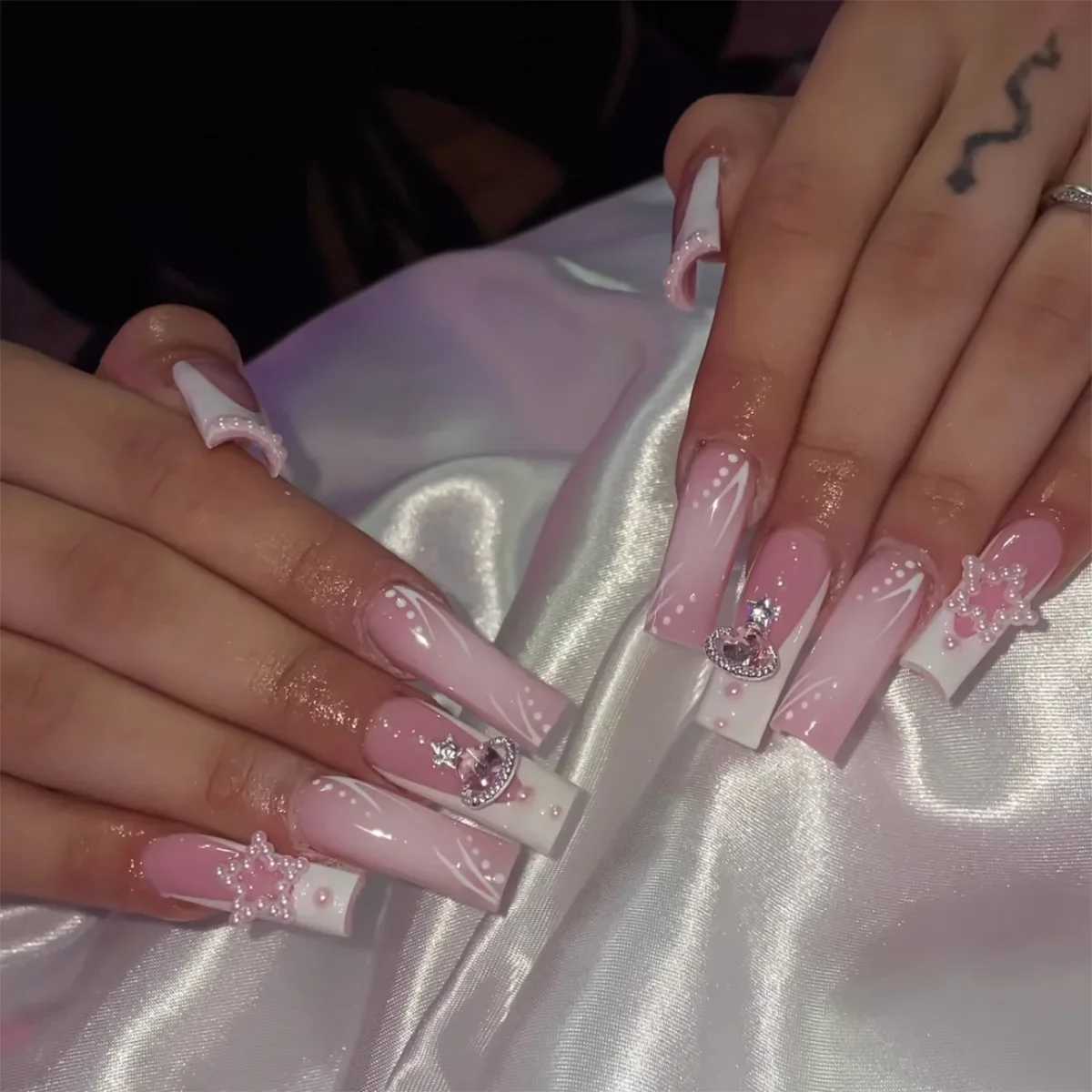24Pcs super rectangular fake nails with adhesive 3D bear bow design fake nails white French press wearable nails W250410