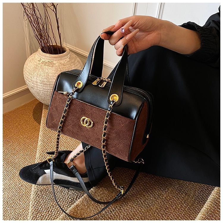 Light luxury handbag retro winter new women's designer bag matte bag multifunctional crossbody bag fashionable handbag