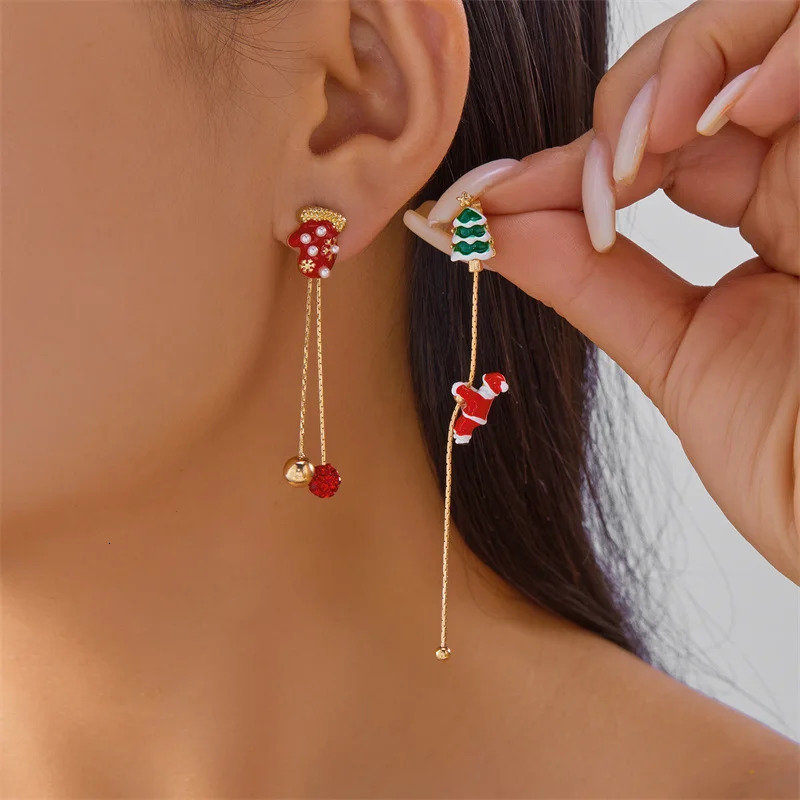 Creative Asymmetric Christmas Tree Snowman Snowflake Drop Earring for Women Moving Santa Claus Long Tassel Earring Party Jewelry 251031