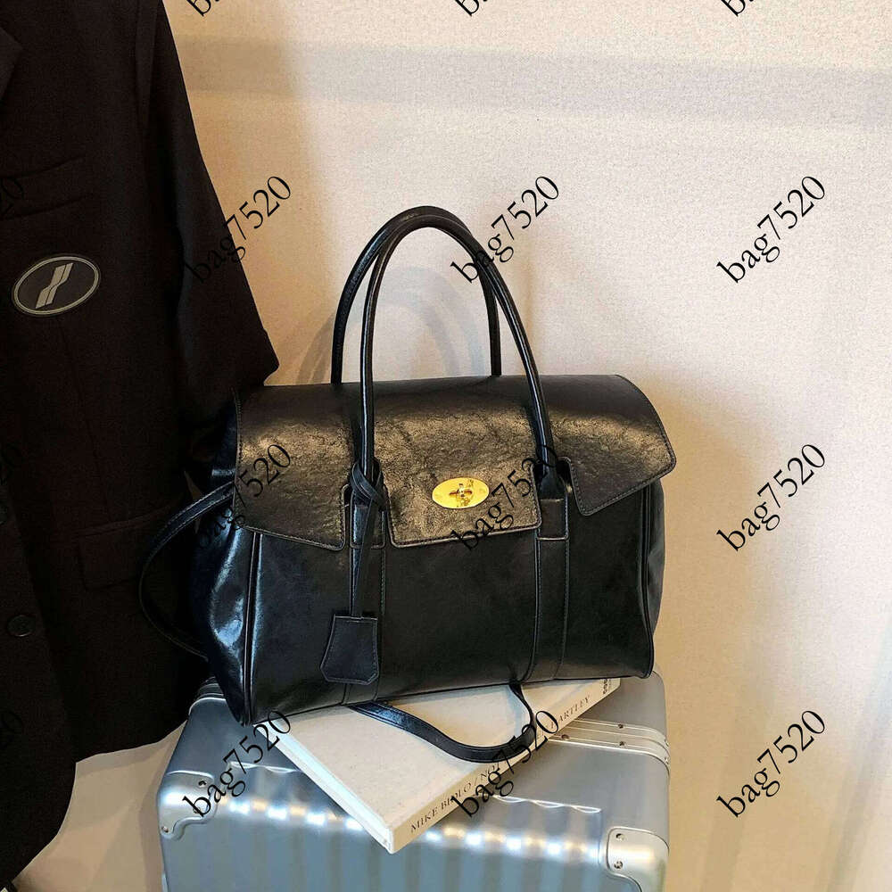 Korean Style Handbag for Women 2025 New Winter Single Shoulder Crossbody High-End Boston Pillow Bag