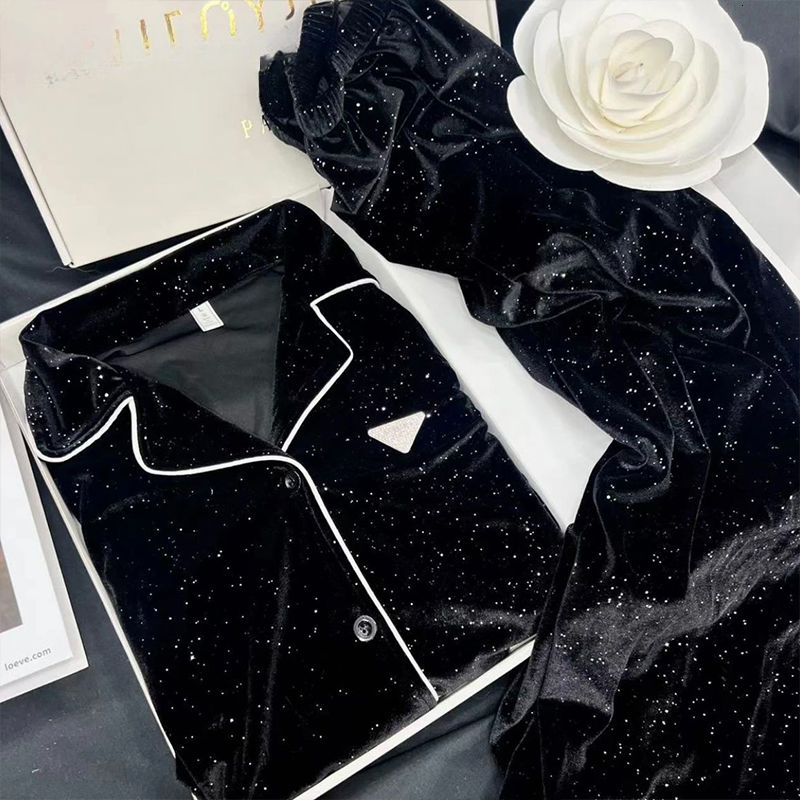 Advanced gold velvet pajamas for female designers, fashionable cardigans, long sleeves, long pants, two-piece set, soft and skin friendly home clothes
