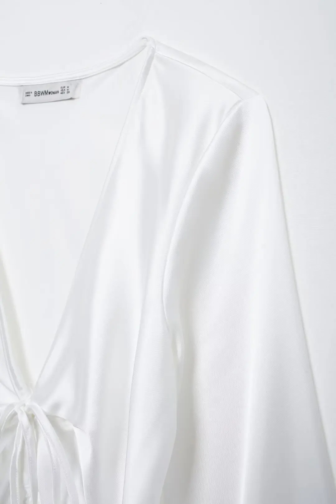 Autumn womens clothing European and American fashion bow decoration silk satin texture shirt street style top 250409