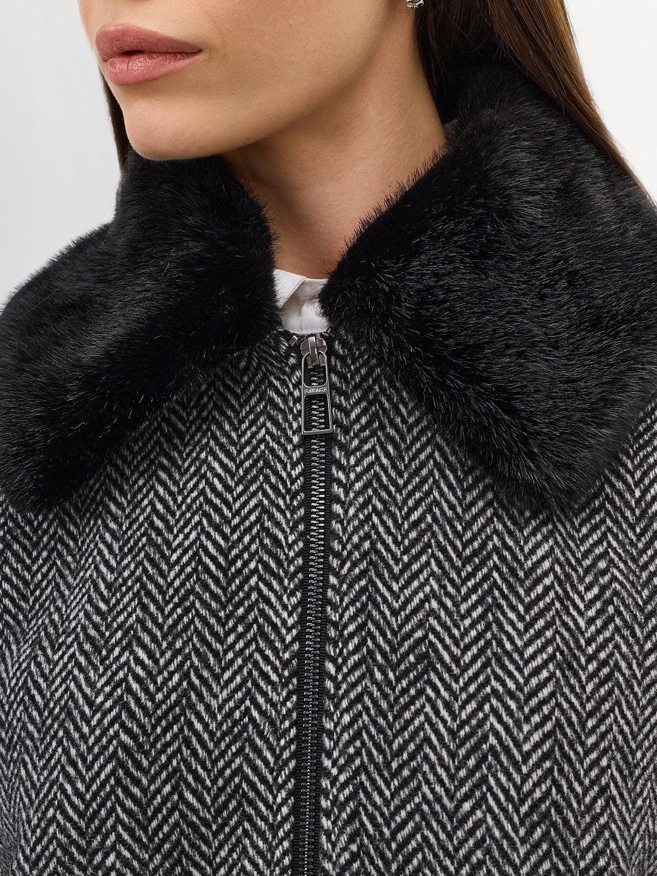 Women's Gray Herringbone Wool-Blend Jacket, Detachable Faux Fur Collar Relaxed Fit Coat