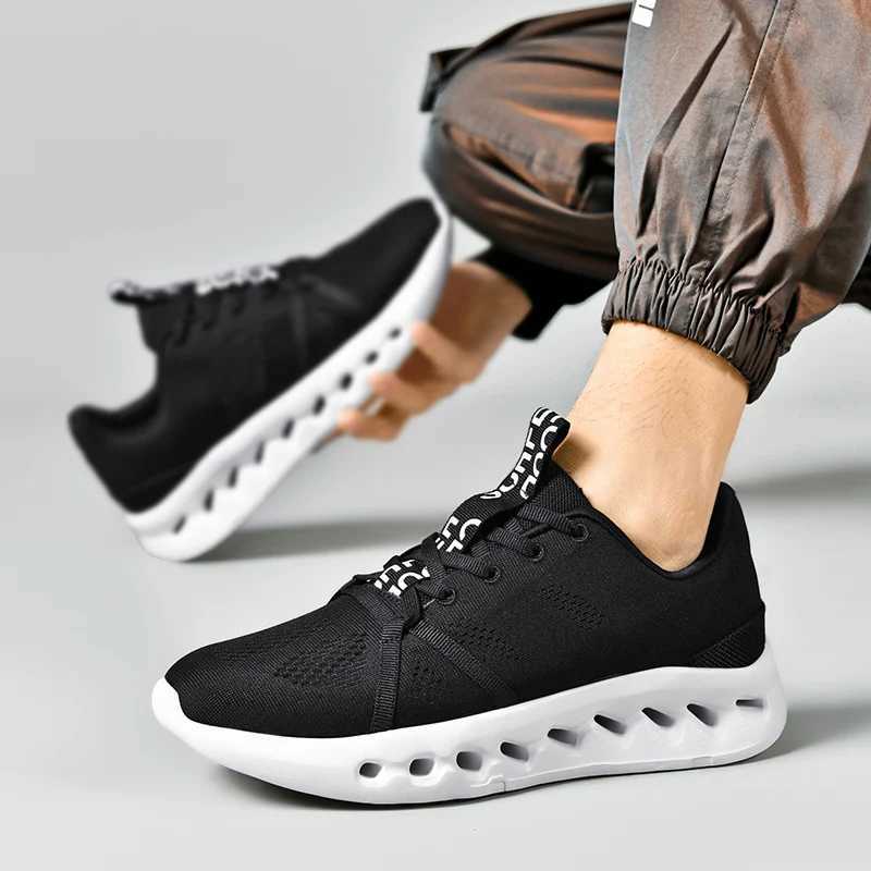 High Quty Black Mens Brand Sneakers Breathable Low Top Running Shoes For Men light Platform Trainers Man zapatillas hombreC250410