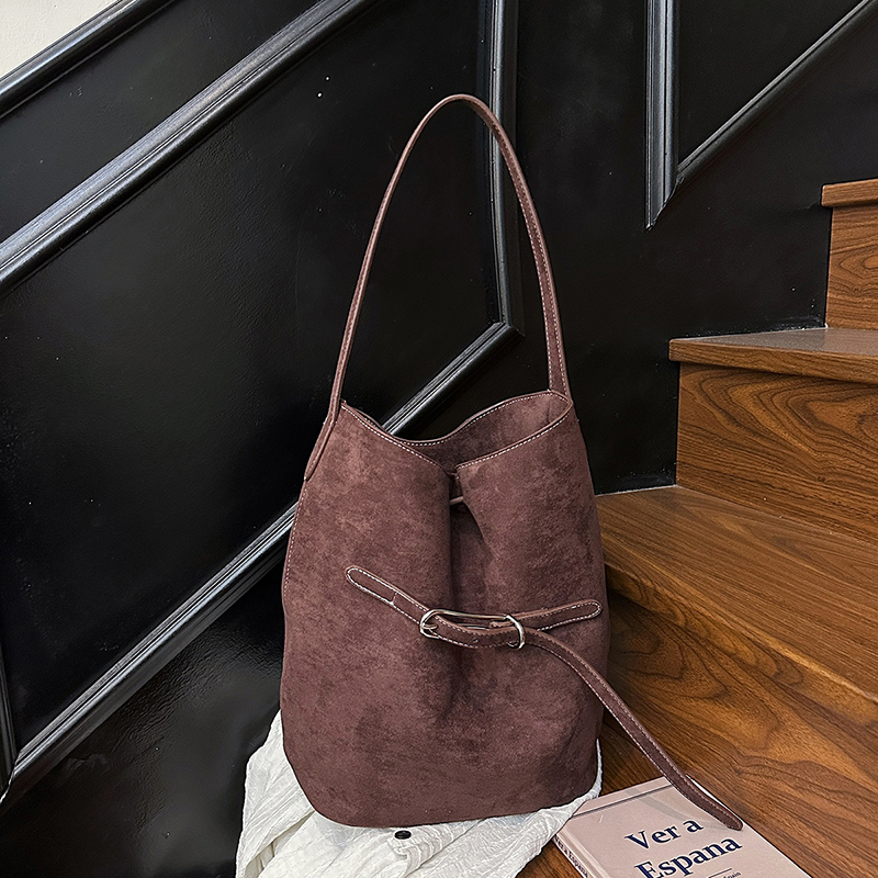 2025 Spring Women's Retro High end Wide Shoulder Bag, Casual Versatile Crossbody Bag, High end Commuting Leisure Bag, Shopping Bag, Versatile Wom