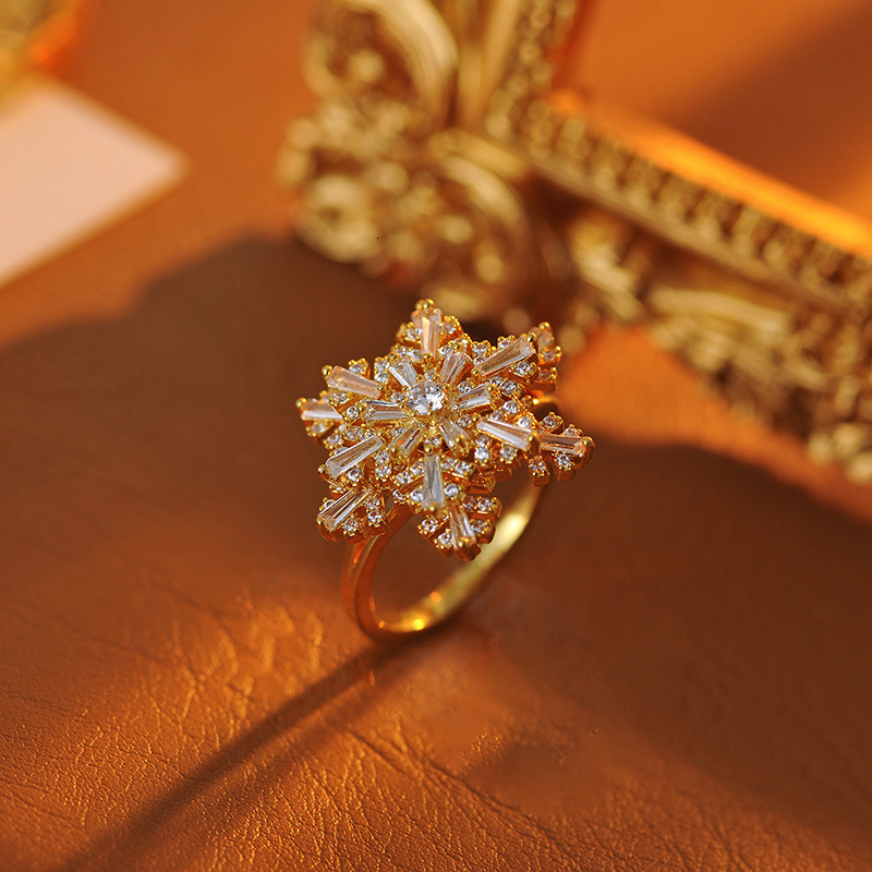 Designer Ring Fashion Ring Christmas Rotating Women's Ring High End Luxury Small Crowd Index Finger Ring Internet Celebrity Style Fashion Persona