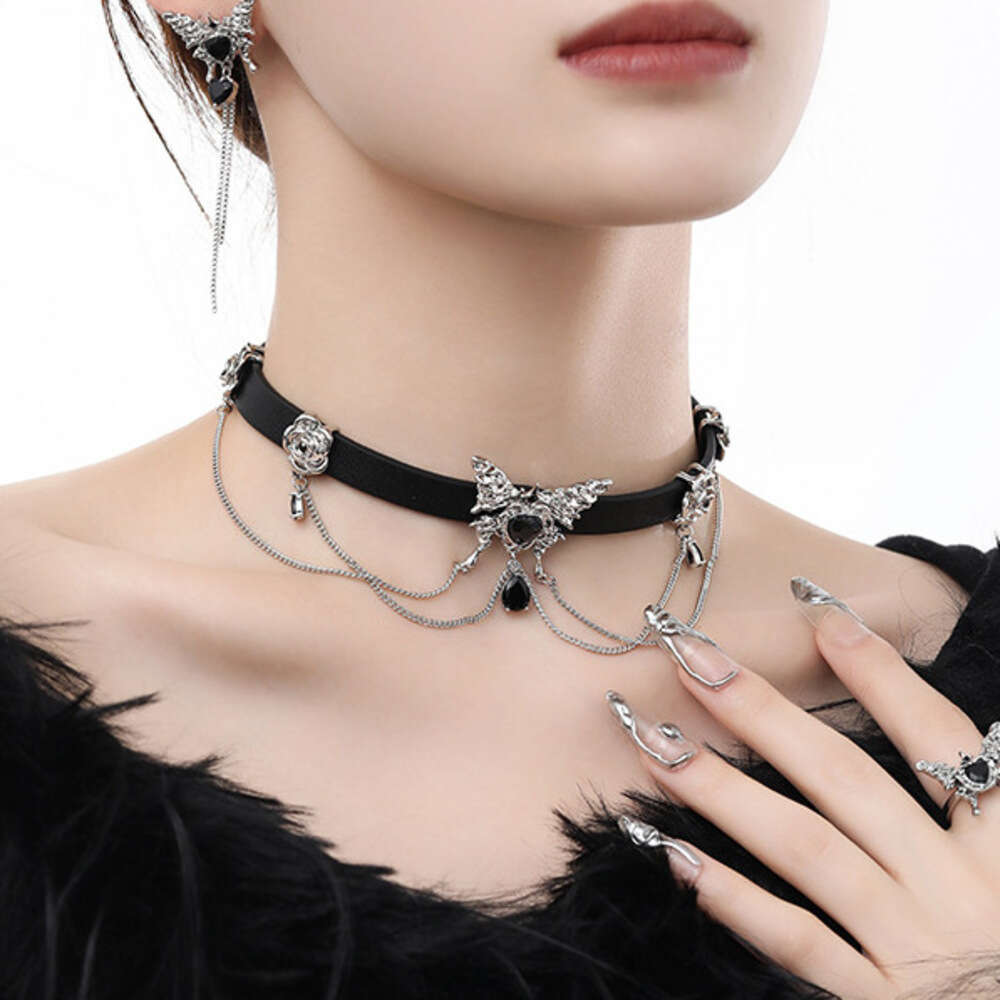 Original Personality Butterfly Black Heart Sweet Cool Spicy Girl Choker Necklace Dark Style Leather Collarbone Chain