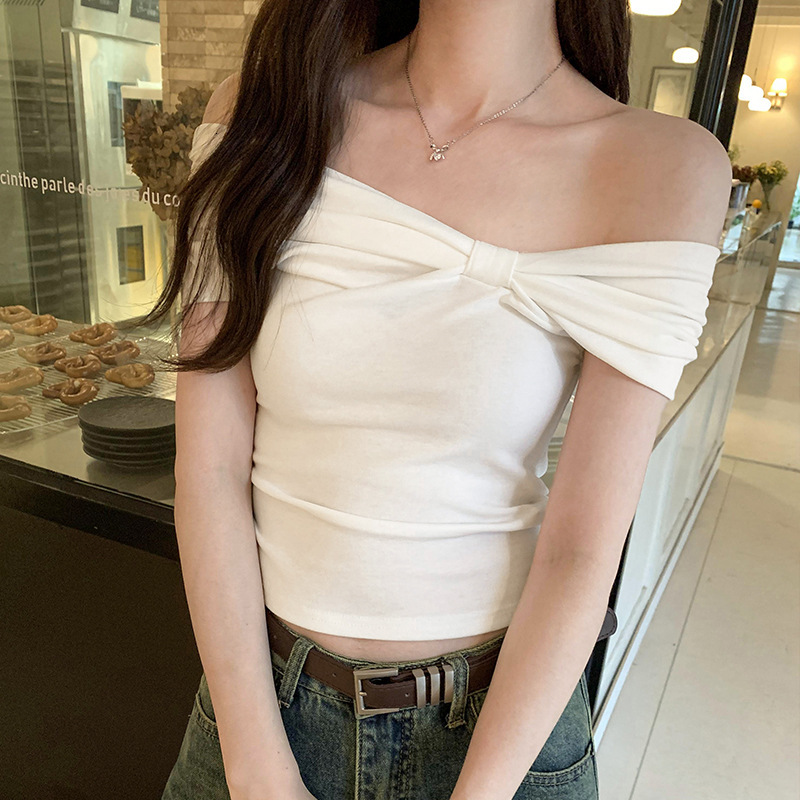 2025S Designer Women S T Shirt Design Sense Pleated One Sleeved T Shirt For Women In Summer Off Shoulder Bow Sweet And Spicy Short Student Top