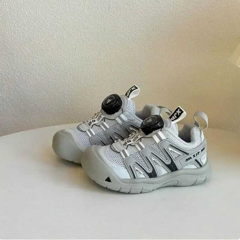 Childrens Outdoor Sports Shoes 2025 Autumn New Rotating Buckle Boys Outdoor Mountaineering Shoes Girls Soft Sole Fashion CasuT251110