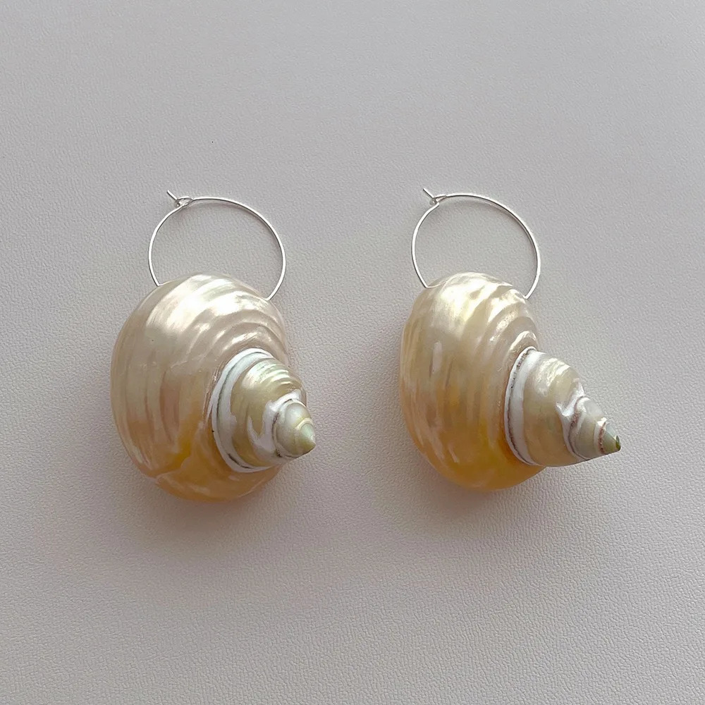 Simple Sense Natural Ring Spiral Earrings French Retro Baroque Exaggerated Womens Accessories 250409
