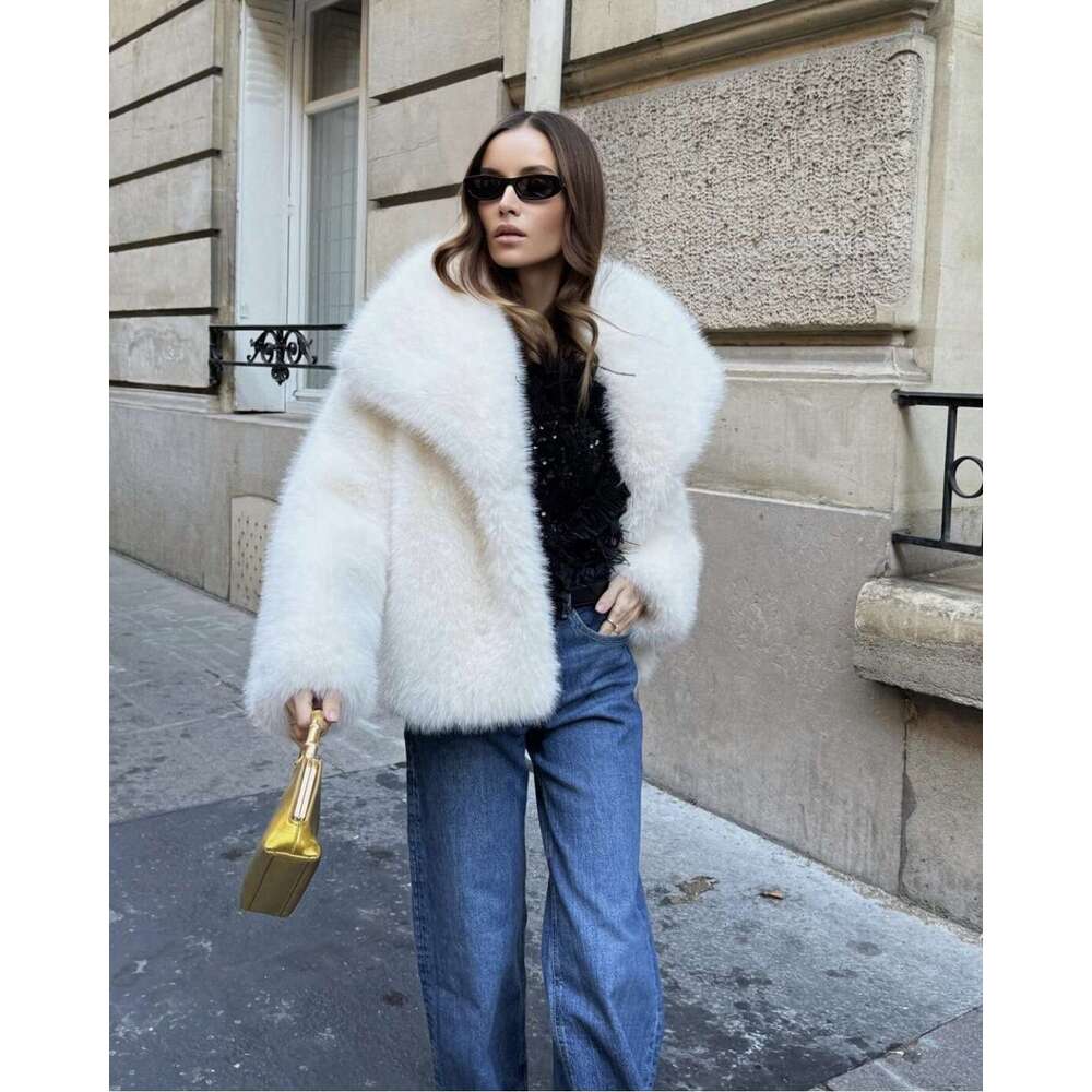 Fashionable Large Lapel Faux Coat for Women Elegant Socialite Long Sleeve Warm Overcoat Fur Top Wholesale