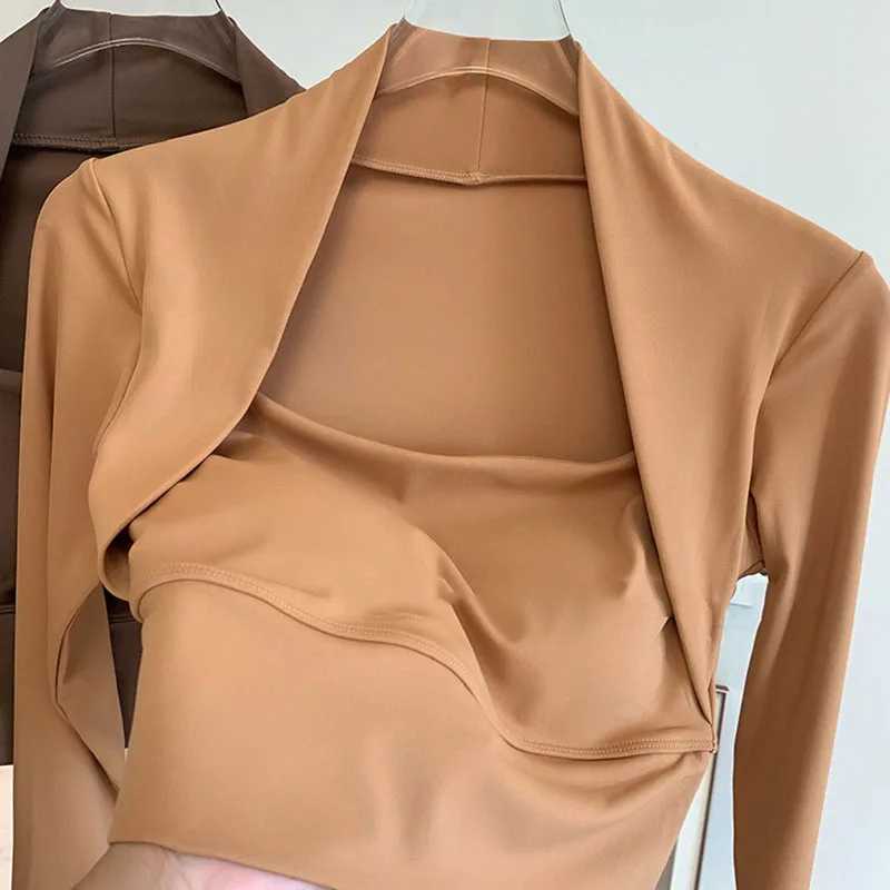 Womens long sleeved sports shirt with chest cushion quick drying running training sports top sexy slim fit sports topXJ250410