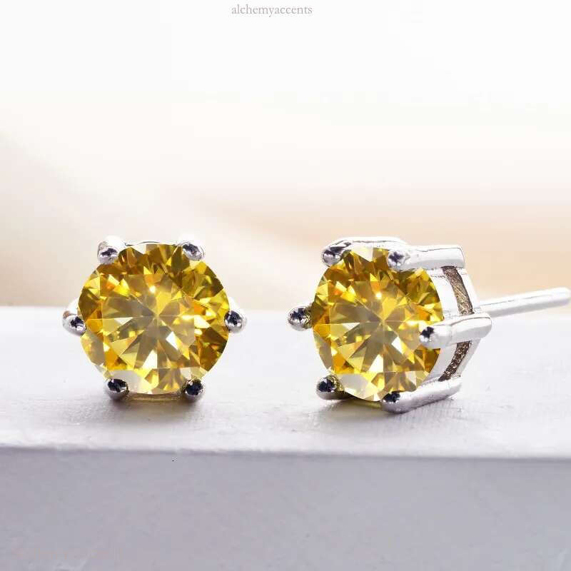 Fashion Sterg Sier Gold Plated Passed Test 1ct Yellow Moissanite Heart Earrings Studs for Men Women