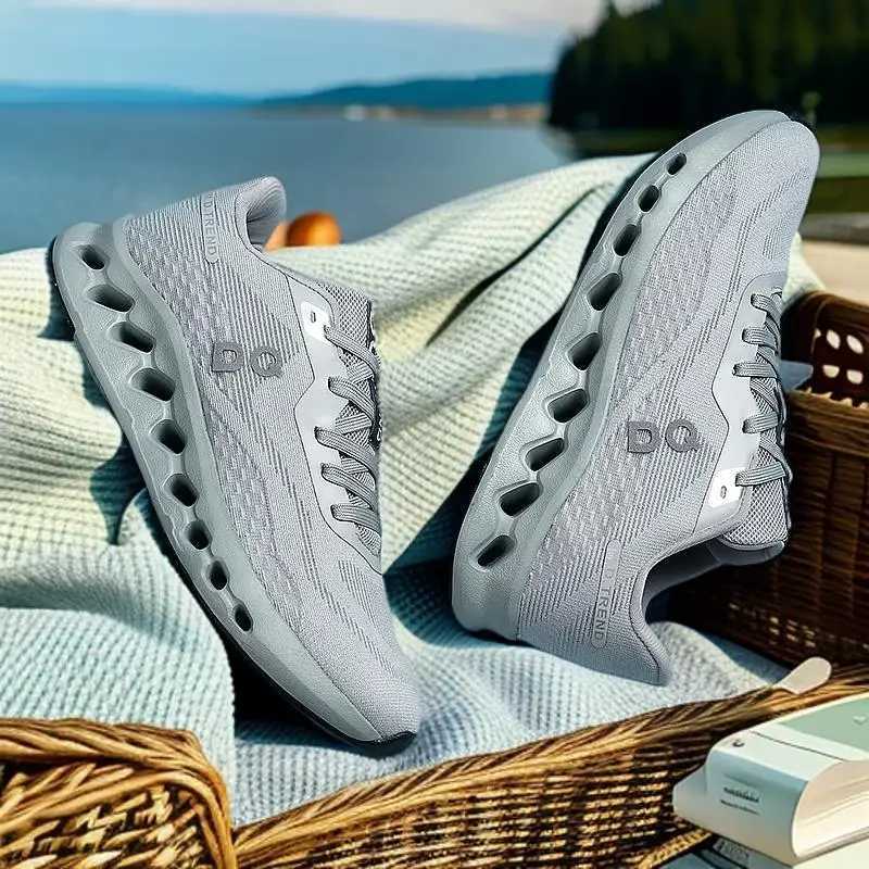 Fashionable shock-absorbing running shoes comfortable anti slip sports sneakersUUC250410