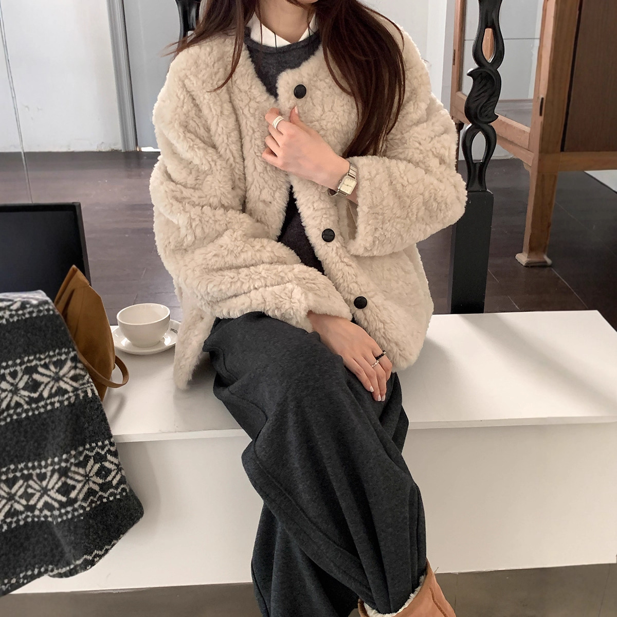 Women's loose and lazy lamb wool coat for winter 2025 new Korean designer versatile warm casual top