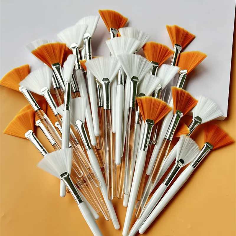 10/20/50pcs Fan Shape Foundation Makeup Brushes Multifunctional Facial Mask Brush Essential Oil Women Beauty Makeup Tools Brush L251110