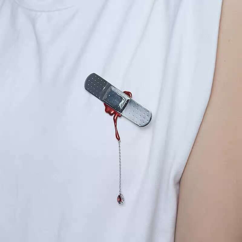 European and American Creative Personality Design Imitation Band-Aid Metal Tassel Rhinestone Women Hip-Hop Street Fashion Brooch Accessory