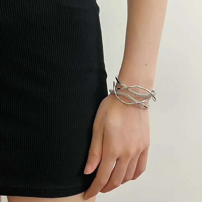 Fashion Irregular Metal Lines Wound Splicing Clear Rhinestone Paved Light Open Bangle Exquisite Bracelet for Women 251107