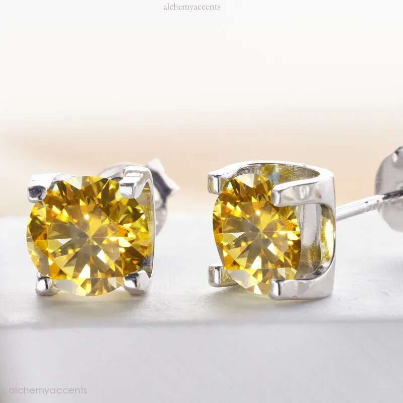 Fashion Sterg Sier Gold Plated Passed Test 1ct Yellow Moissanite Heart Earrings Studs for Men Women