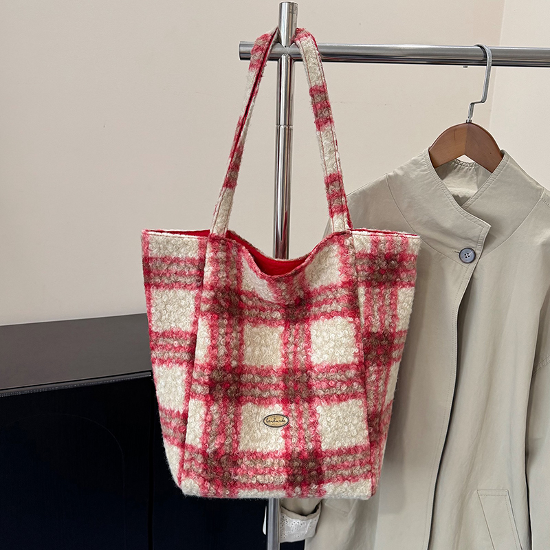 Summer women's retro high-end wide shoulder bag, casual simple versatile crossbody bag, high-end commuting leisure bag, shopping bag, versatile w