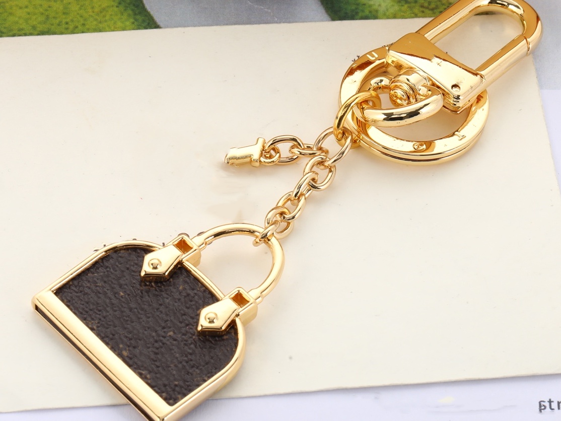 designer keychain women Letters keychain wallet llavero Car Key Chain Buckle jewelry Keyring brown bag Keychains bag chain Lanyards