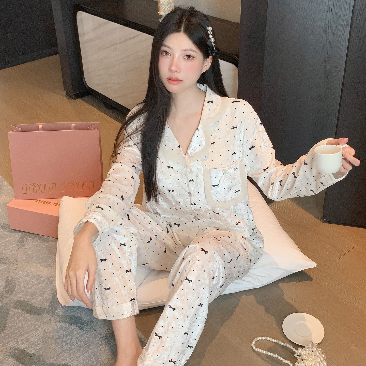 Golden Velvet Pajama Women's Spring and Autumn Designer with Chest Mat New Winter Sexy Internet Red Style Women's Pants Home Clothes Set