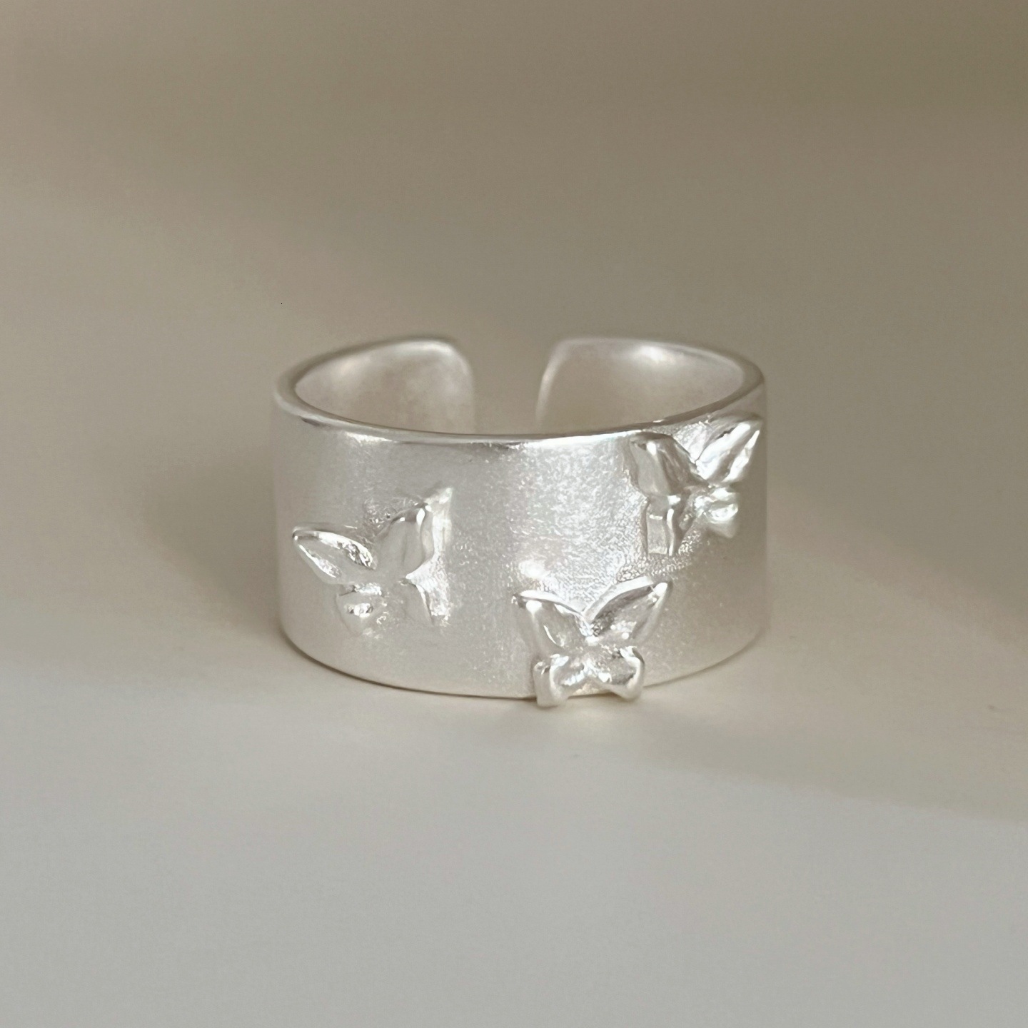 High-end Three-dimensional Butterfly Ring For Fashion Ring Women Wide Matte Luxury Design Open Ring Niche Personality Index Designer Ring Finger Ring