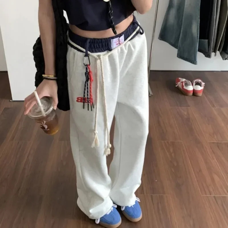 Deeptown Vintage Baggy Sweatpants Woman Y2k America Sports Hip Hop Joggers Pants Autumn Casual Korean Fashion Loose Trousers 250409