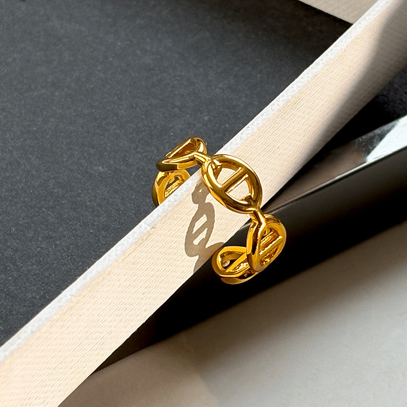 Gold Fashion Ring And Silver Pig Nose Full Diamond Open Index Finger Ring For Women Light Luxury Niche Design High-end Designer Ring Feel Ring 2025 Ne