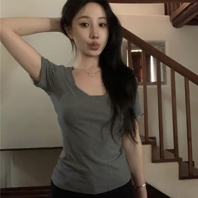 2025S Designer Women S T Shirt American Sleeved Shoulder T Shirt For Women In Summer New Slim Fit And Spicy Girl Short Style Student Top Design Sense