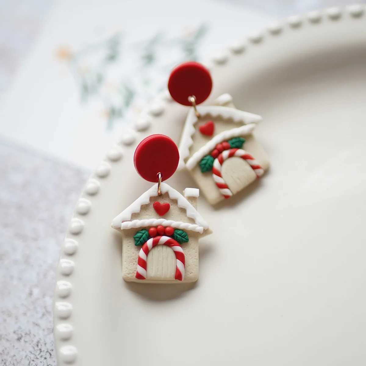 2025 Christmas Winter Holiday Santa Snowman Bell Gingerbread Multi Shapes Polymer Clay Earrings Celebration Accessories Gifts J251110