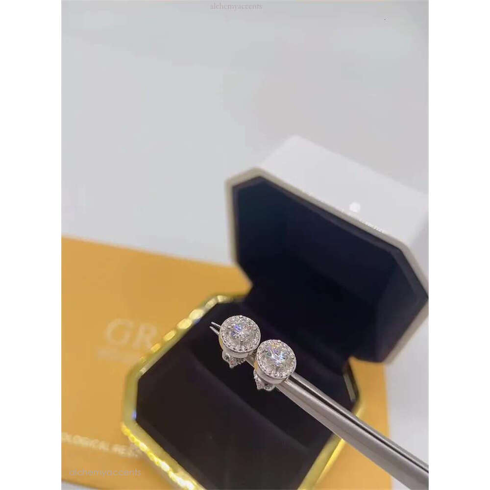 New Fashion Sterg Sier Gold Plated Bg Moissanite Round Studs Earrings for Men Women Jewelry Nice Gift