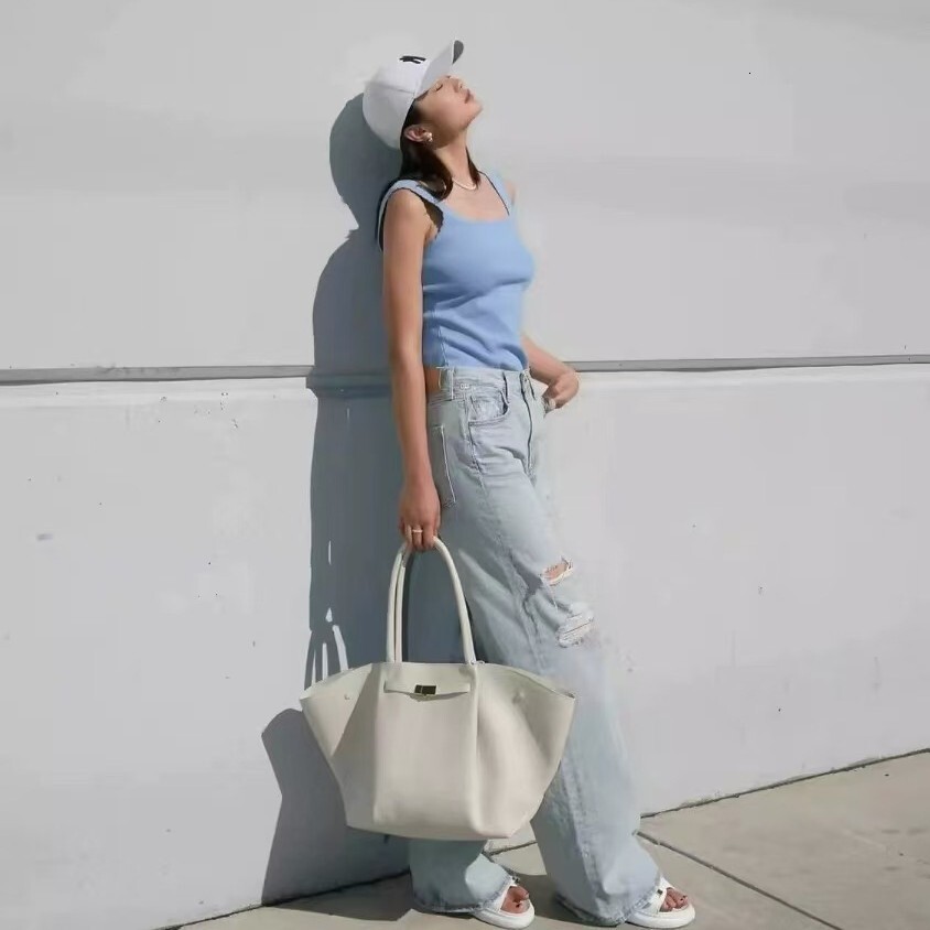 New European and American Fashion Handheld Large Capacity Popular Dumpling Bag Trendy Luxury Bag Popular Designer Bag