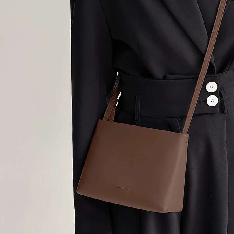 2023 New Autumn Women Small Underarm Bags Genuine Leather Female Messenger Ladies Solid Shoulder Bag Vintage Handbag Coffee