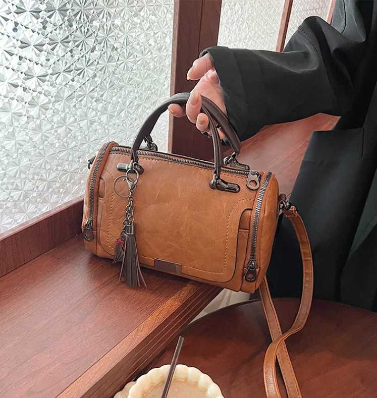 Tassel Decor Womens Large Capacity Shoulder Bag Fashion Zipper Crossbody Bags With Removable Strap Boston Handbag K251110