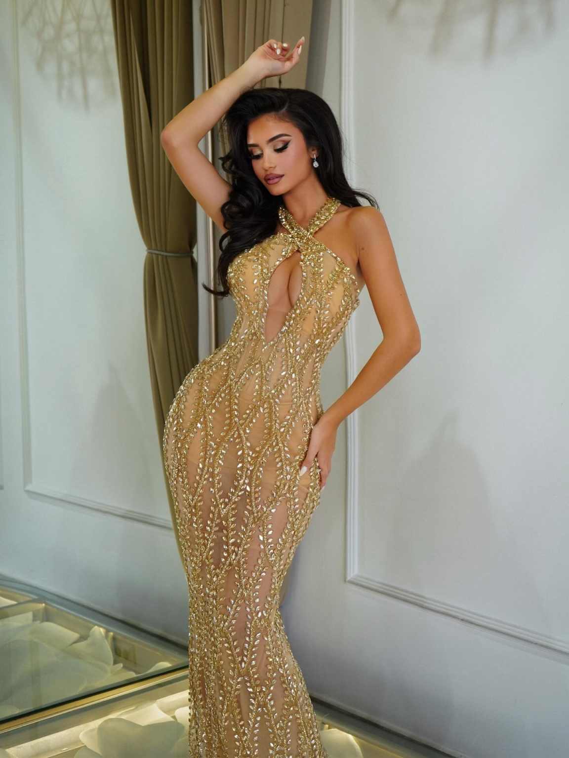 Elegant Halter Beading Evening Dresses Illusion Sleeveless Sequined Mermaid Prom Dress Customized Floor Length Party Gown