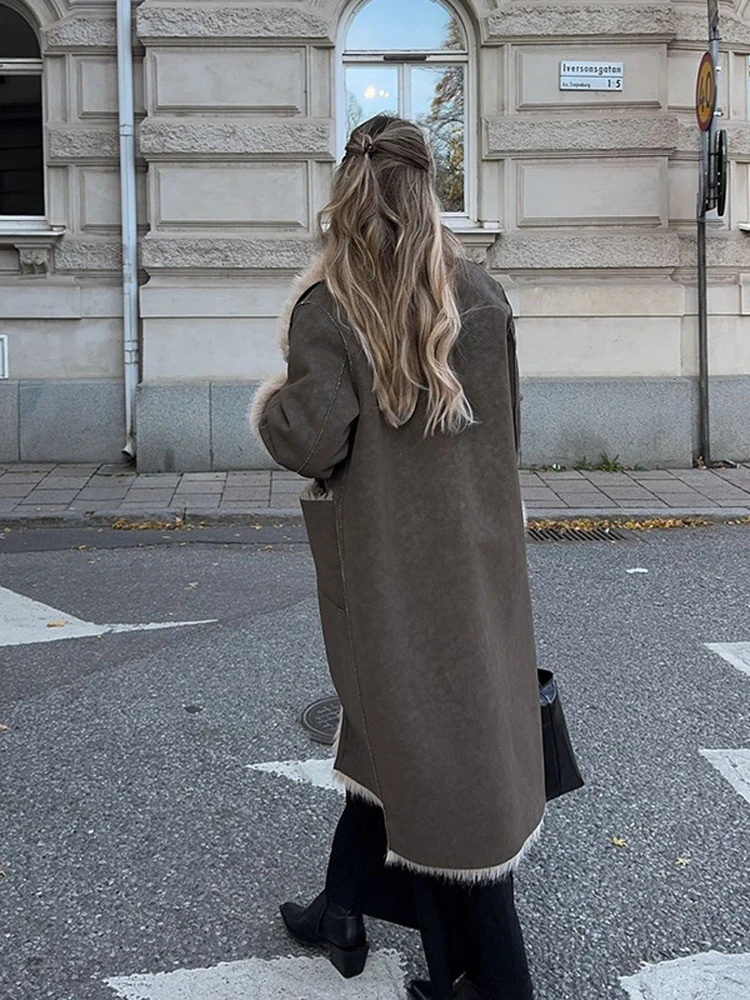 Casual Faux Fur Reversible Long Coat Women Vintage Large Collar Plush Loose Coats Female Winter Classic Chic Street Outwear 251110