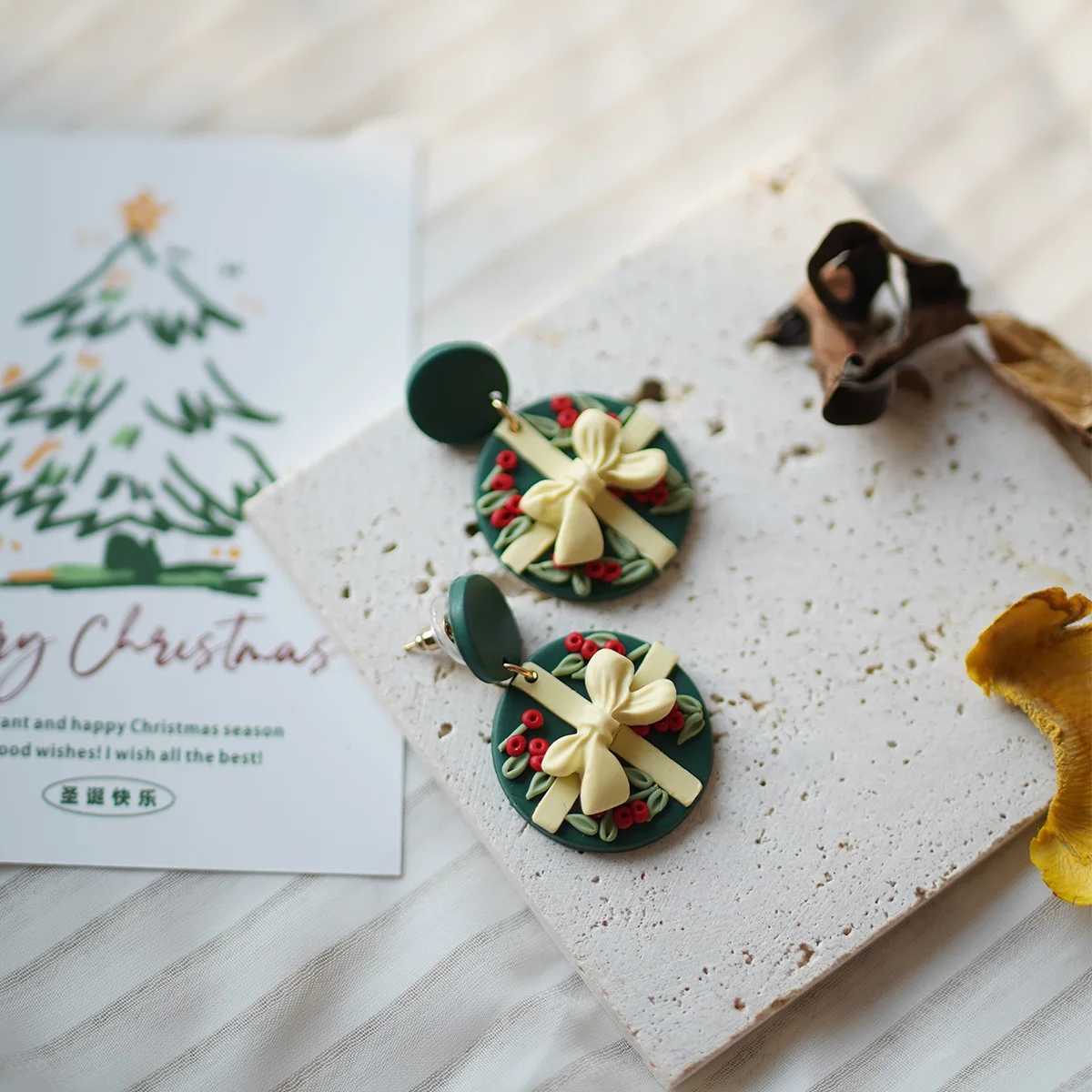 2025 Christmas Winter Holiday Santa Snowman Bell Gingerbread Multi Shapes Polymer Clay Earrings Celebration Accessories Gifts J251110