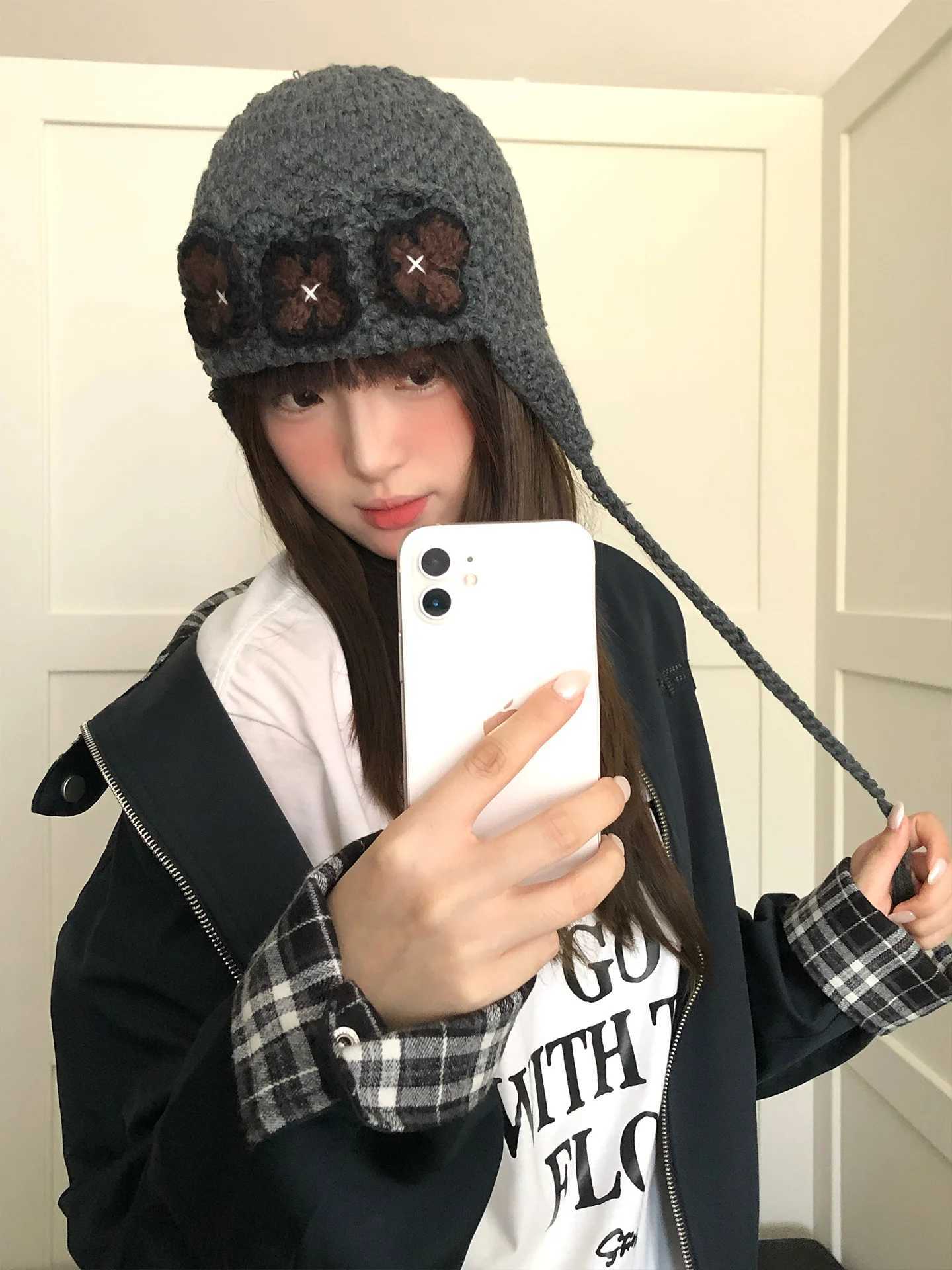 Korean Retro Knitted Floral Beanie Hat For Women To Keep Warm Ears On Autumn And Winter TravelXJ251110